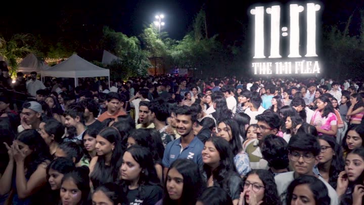 Crowd at a 11:11 Flea edition